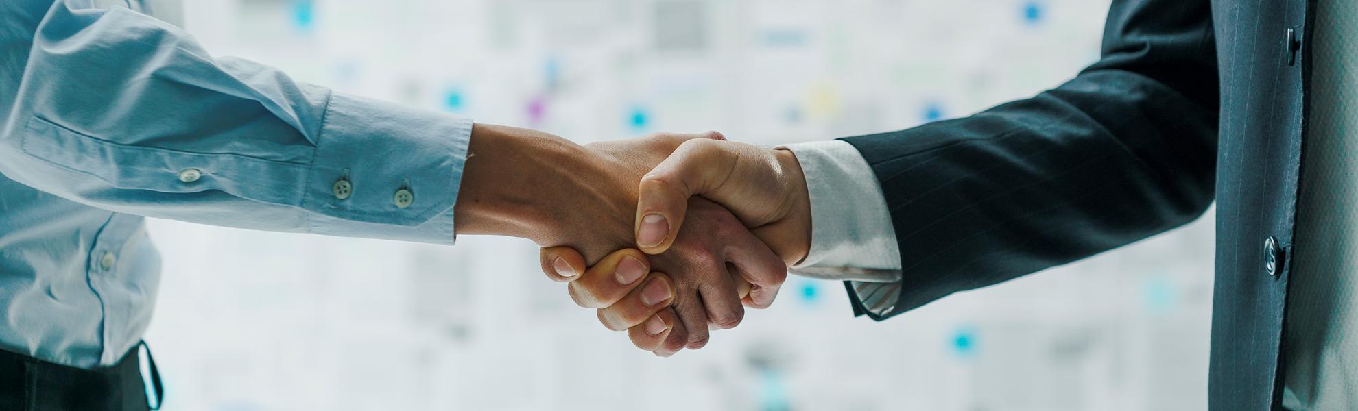Umowa zlecenia i kontrakt B2B, a umowa o pracę. Kiedy umowa cywilnoprawna staje się stosunkiem pracy?